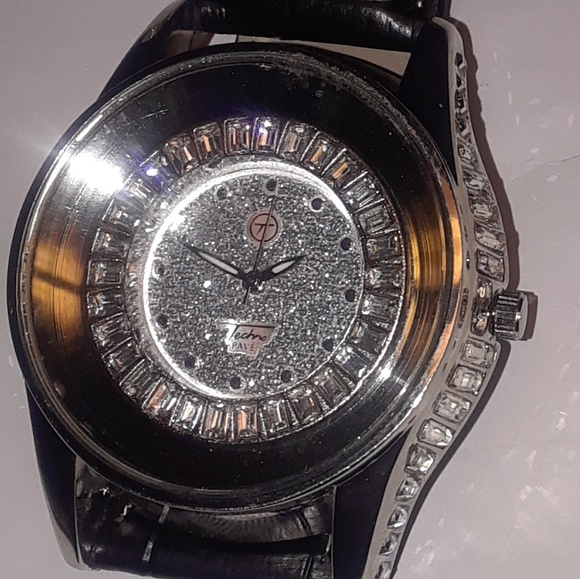 Iced out bezel  watch - Picture 1 of 3